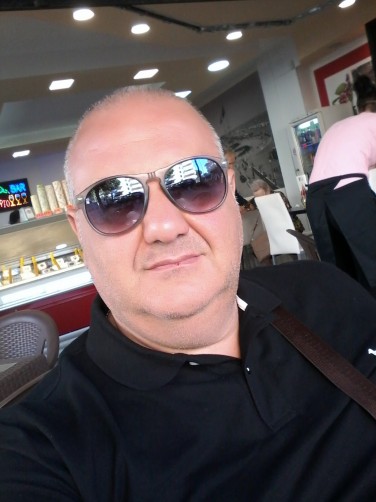 Mariano, 54, Naples
