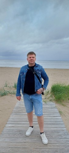 Evgeny, 44, Riga