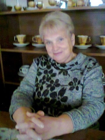 Nina, 68, Mariupol