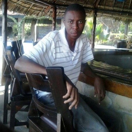 Ismael, 32, Mombasa