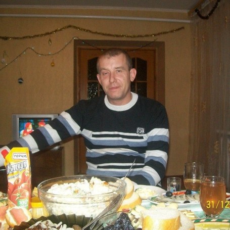 Yura, 44, Nikolayev