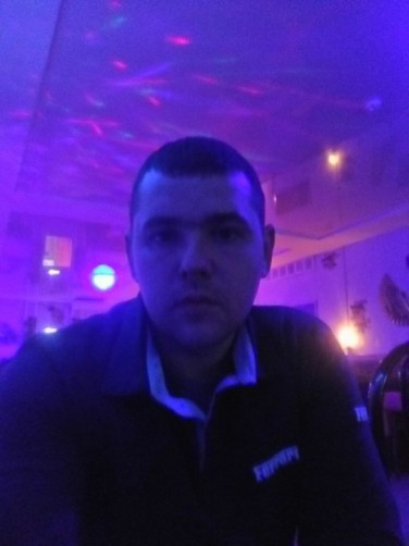 Nikolay, 35, Luga