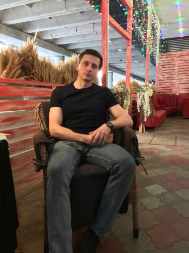 Artem, 27, Raduzhny