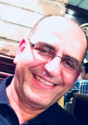 Zizuom, 59, Haifa