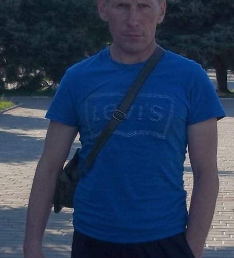 Oleg, 48, Teple
