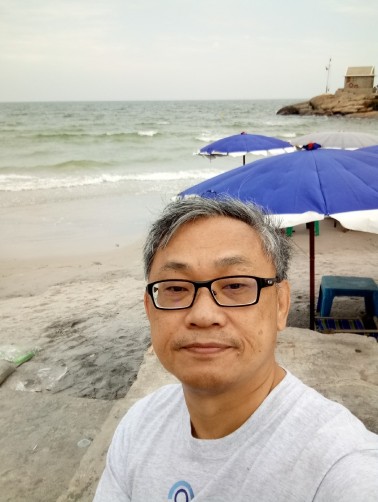 Anurak, 62, Bangkok