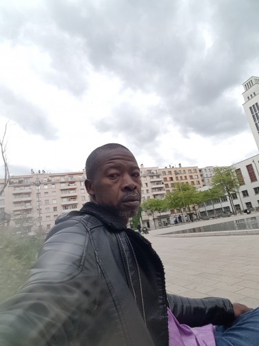 Ibrahim, 37, Grenoble