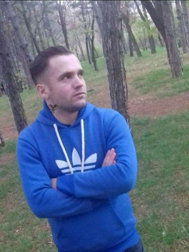 Agron, 29, Tirana