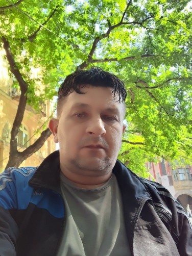 Andjel, 43, Budapest