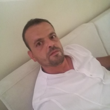 Hasan, 36, Tirana