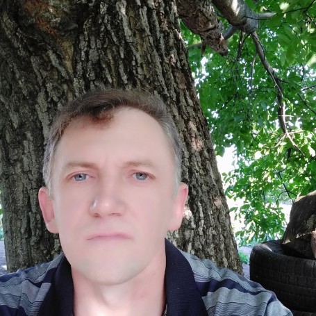 Олег, 48, Lubny