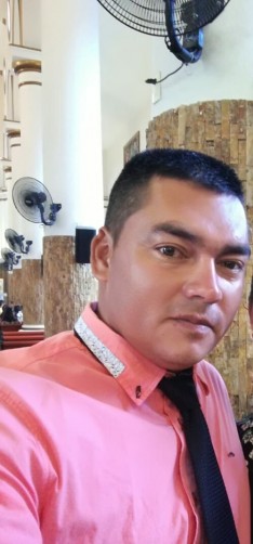 Ismael, 40, Los Santos