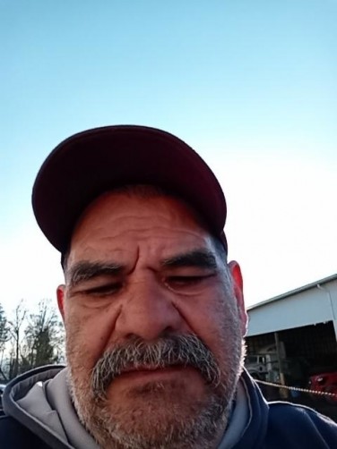Roberto, 64, Salem