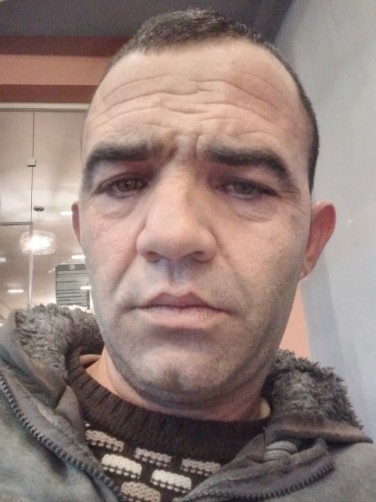 Ismail, 38, Tirana