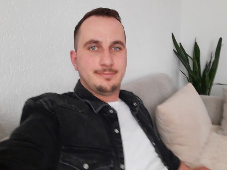 Kastriot, 31, Tirana