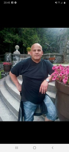 Iulian Adrian, 46, Breda