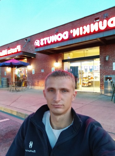 Petro, 30, Mariupol