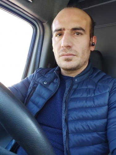 Hasan, 33, Brussels