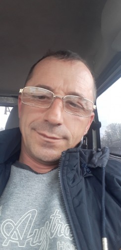 Andrei, 44, Balti