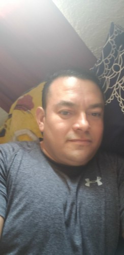 Carlos rivera, 42, Davenport