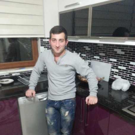 Hüseyin, 30, Trabzon