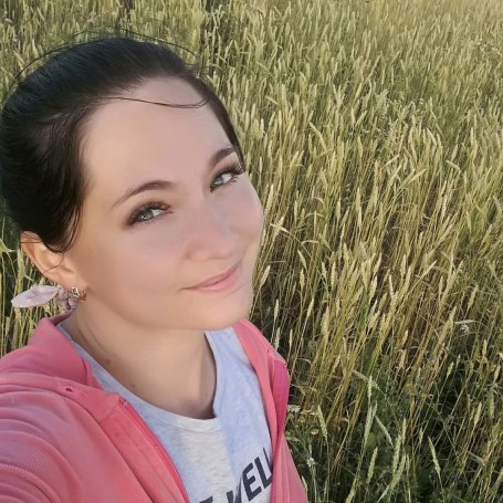 Irina, 25, Novomoskovsk