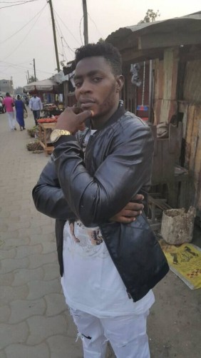 Elvis, 33, Douala