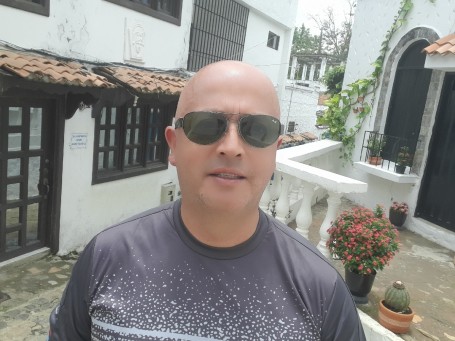 Guillermo, 51, Bogota