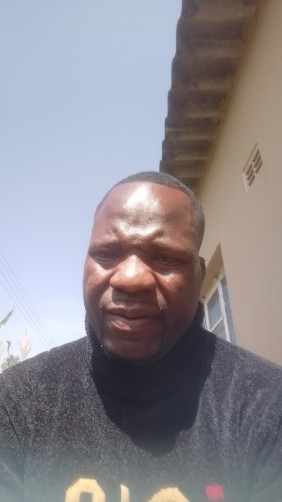 Christian, 32, Harare