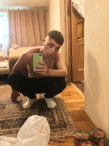 Sergey, 21, Lobnya