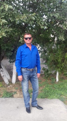 Олег, 57, Zavetnoye