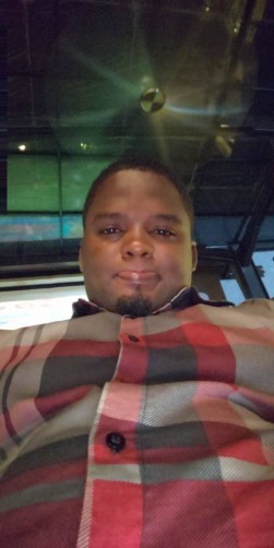 Malik, 29, Douala