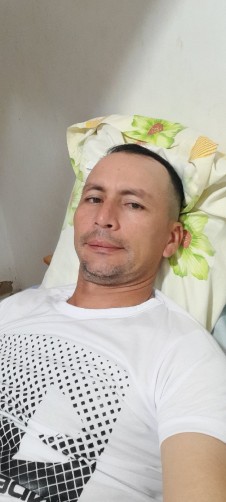 Gerardo, 40, Bogota