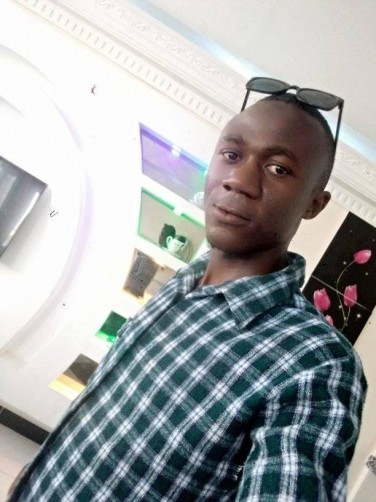 Fahat, 26, Douala