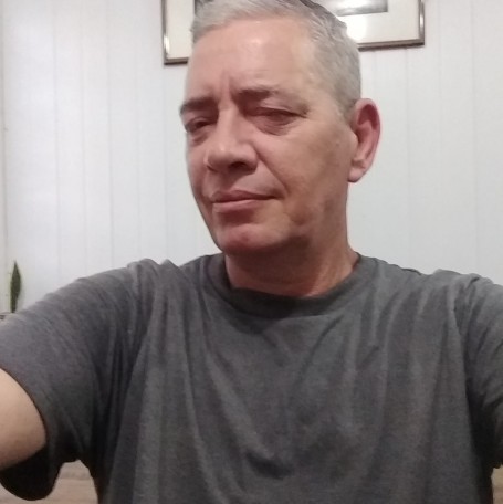Edimilson, 55, Porto Alegre