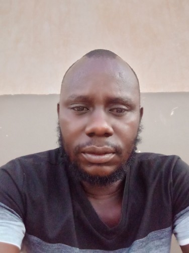 Cyrille, 40, Niamey