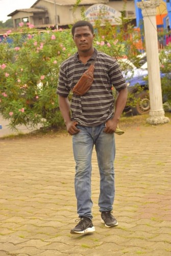 Wazb, 20, Libreville