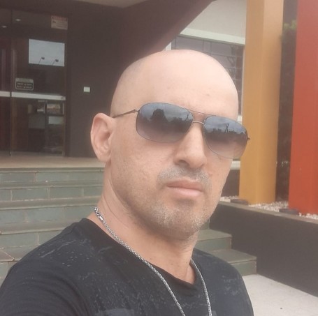 Valdir, 45, Curitiba