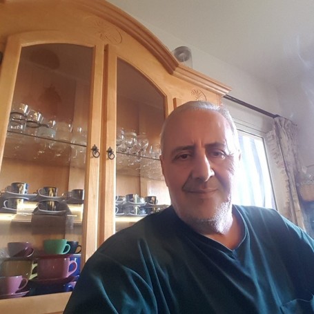 Antoine, 62, Tripoli