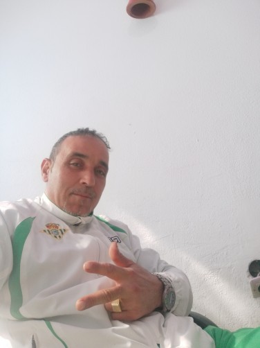 Khalid, 41, Seville