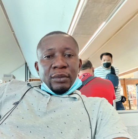 Echebiri, 39, Libreville