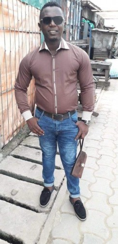 Gody, 35, Douala