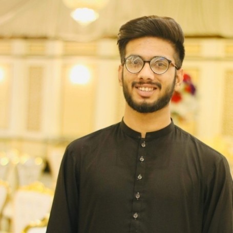 Umar, 22, Faisalabad