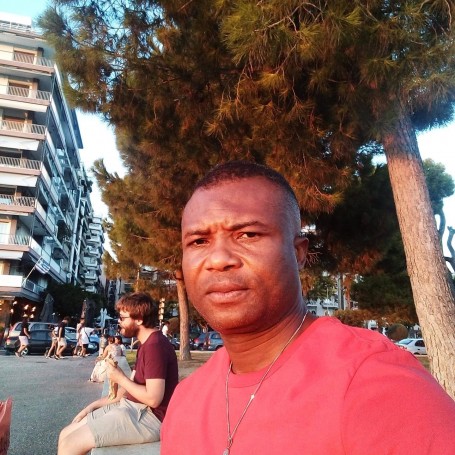Κένεθ, 45, Saloniki