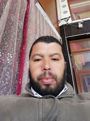 Fareh, 38, Sidi Smai&#039;il