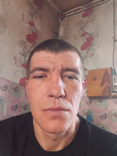 Sergey, 33, Brusyanka