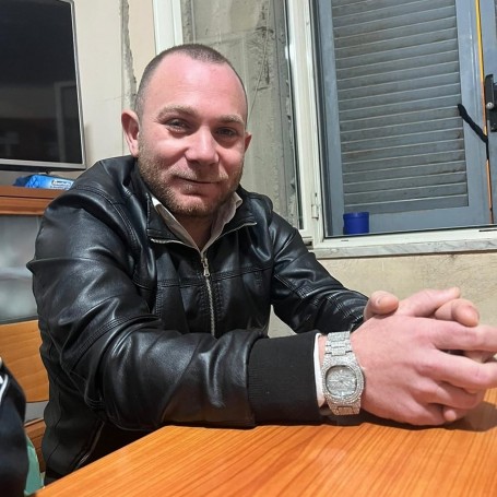 Vincenzo, 31, Afragola