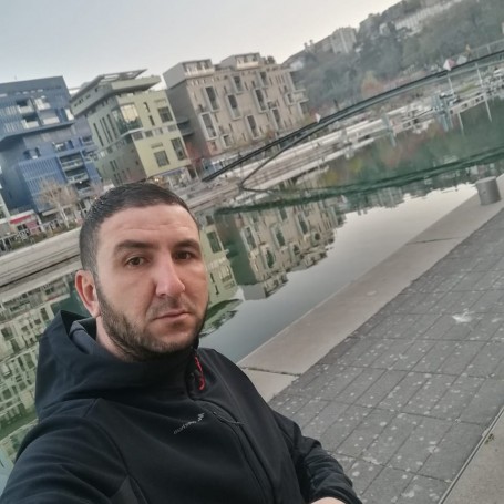 Mandar, 38, Lyon