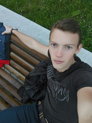 Андрей, 23, Buzuluk