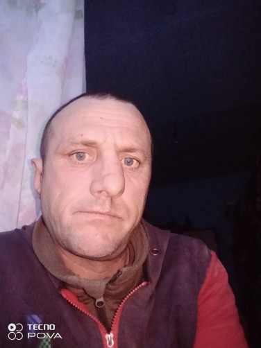 Александр, 42, Uzhur